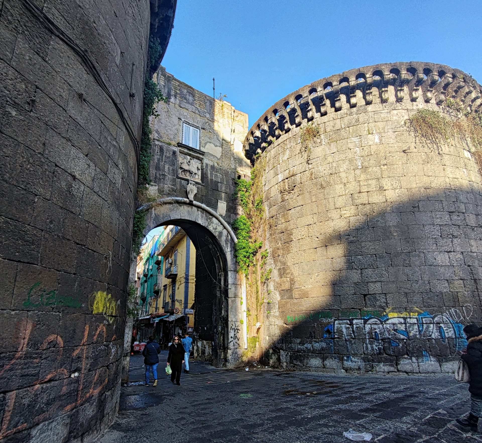 Ворота Нолана – легенда Неаполя