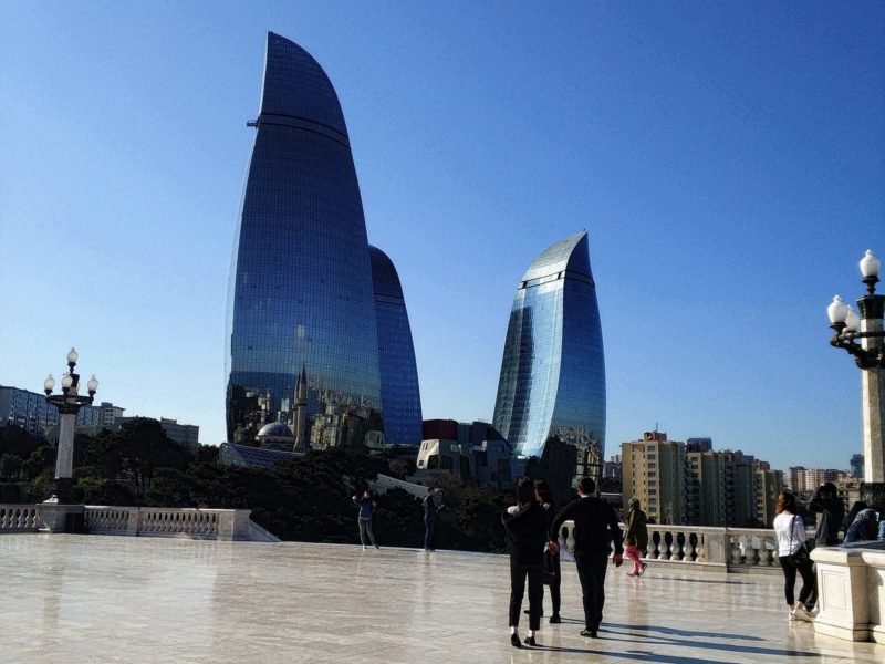 Пламенные Башни – символ нефтедобывающей промышленности Азербайджана