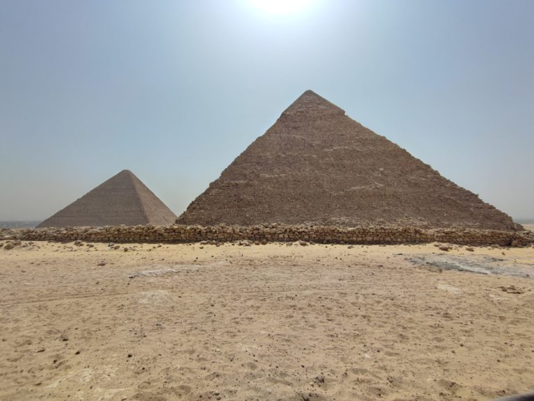 Пирамиды Гизы: величие и тайны древнего мира